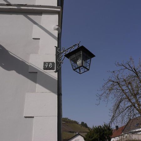 Апартаменты Altes Weingut Weinhaus Rebstock Виннинген Экстерьер фото